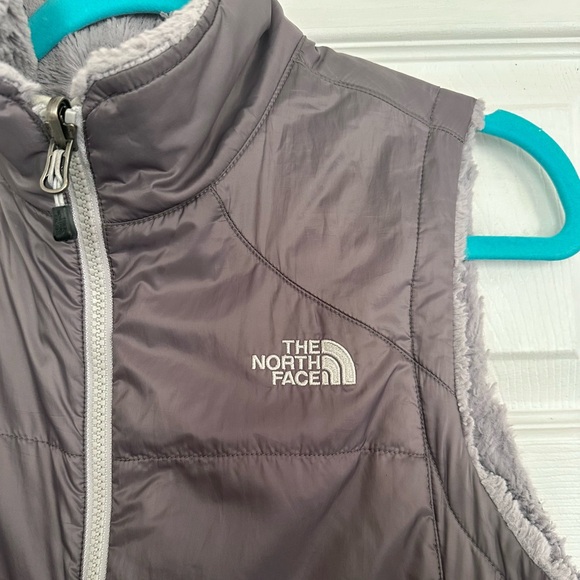 North Face Reversible Vest, Gray/Silver, Size Small - Picture 5 of 9